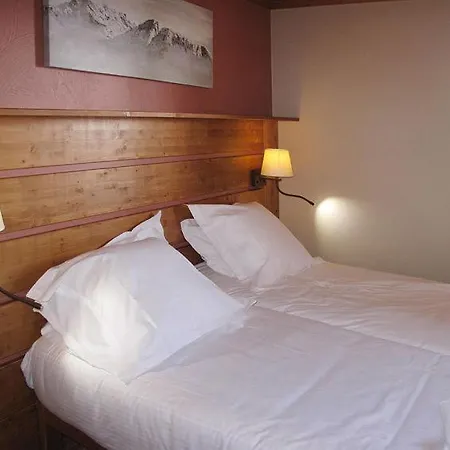 Дом отдыха Les Menuires Sleeps 10 Pool Wifi